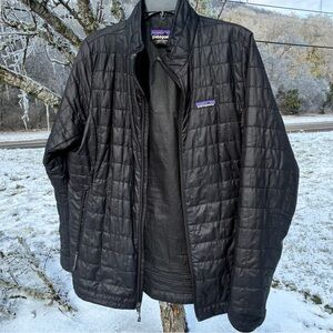 Patagonia Women's Nano Puff Jacket / black quilted